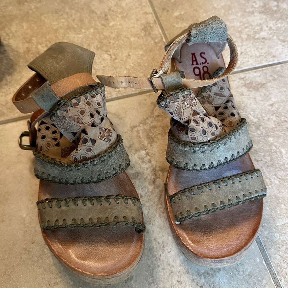 AS98 Wedge Size 38